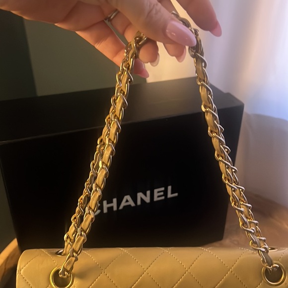 🔥Authentic Chanel medium Double Flap Classic Handbag🔥 - Picture 12 of 17